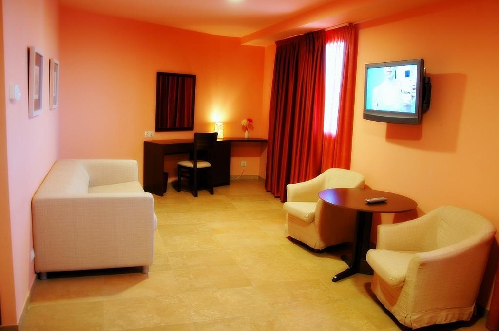 Hotel Salat Resort Les Borges Blanques Oda fotoğraf