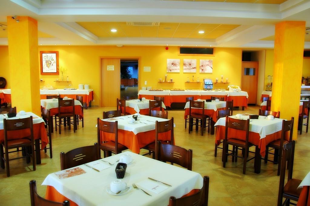 Hotel Salat Resort Les Borges Blanques Dış mekan fotoğraf